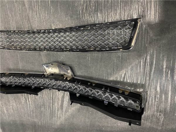 2007 Chevrolet Avalanche Replacement Grille