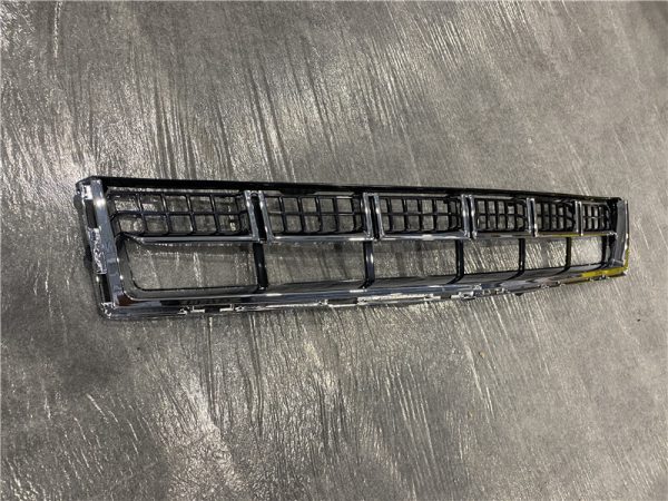 2010 Cadillac SRX Bumper Grille Replacement